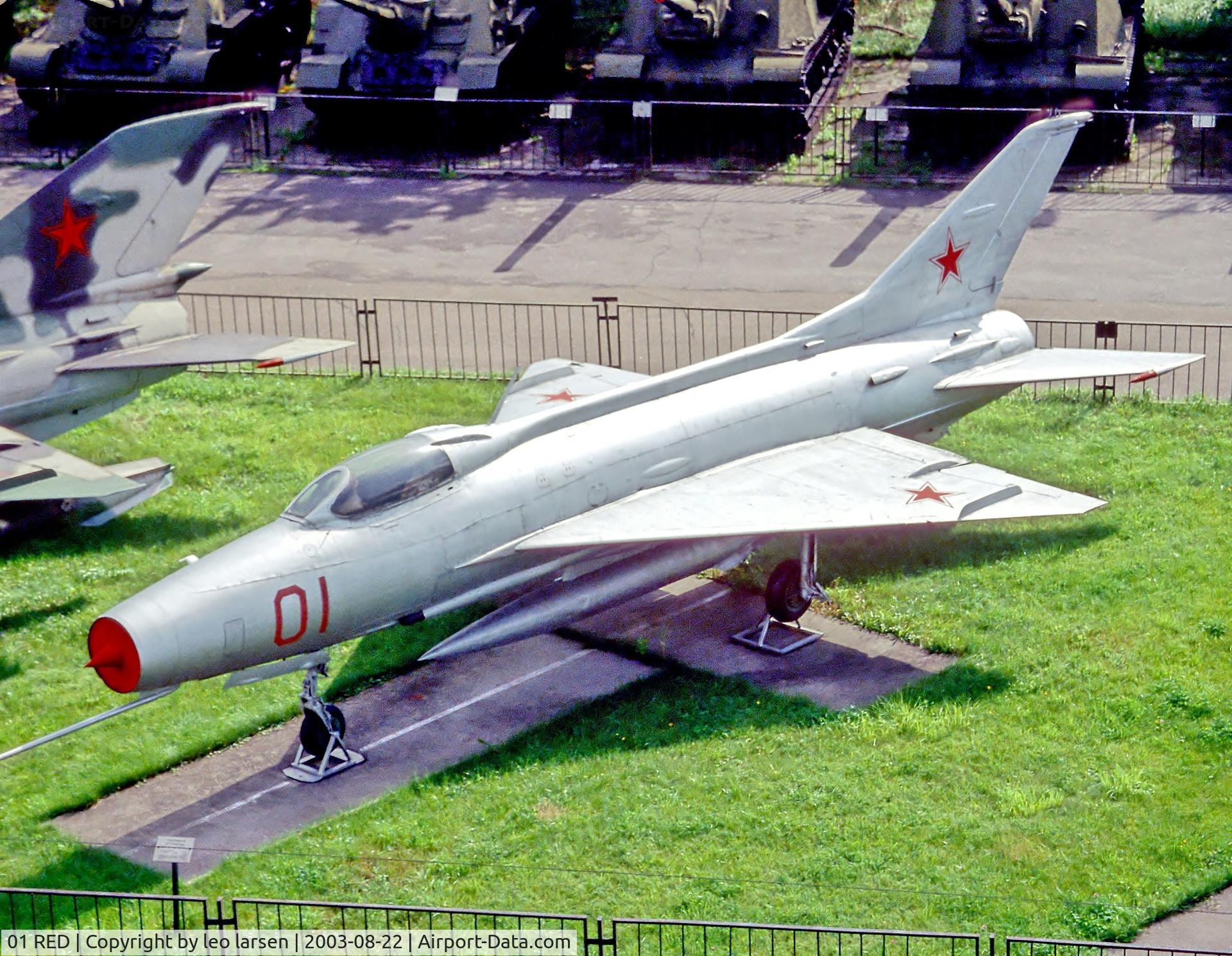 01 RED, 1960 Mikoyan-Gurevich MIG-21F C/N N72210602, Armed Forces Museum Moscow 22.8.03