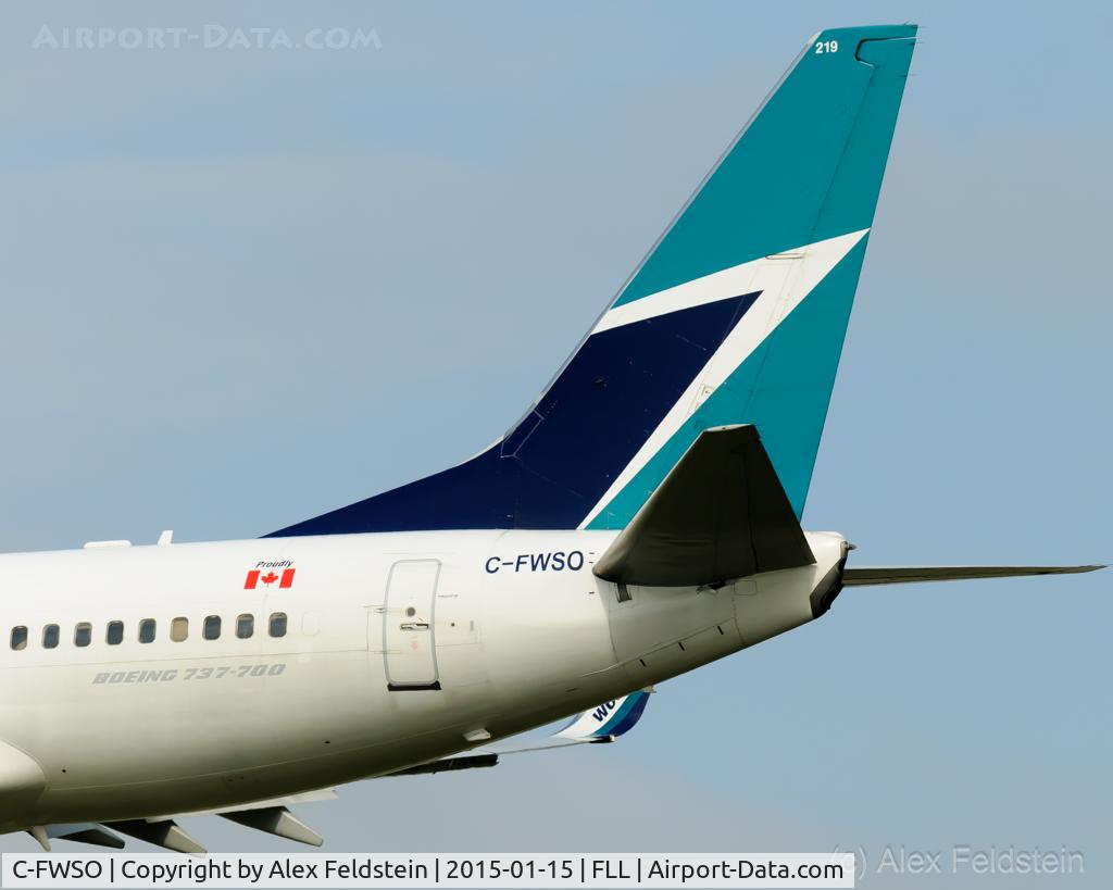 C-FWSO, 2004 Boeing 737-7CT C/N 32759, Ft. Lauderdale