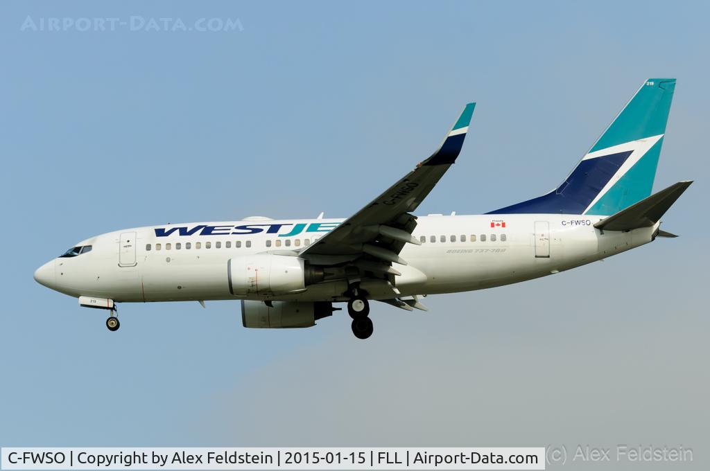 C-FWSO, 2004 Boeing 737-7CT C/N 32759, Ft. Lauderdale