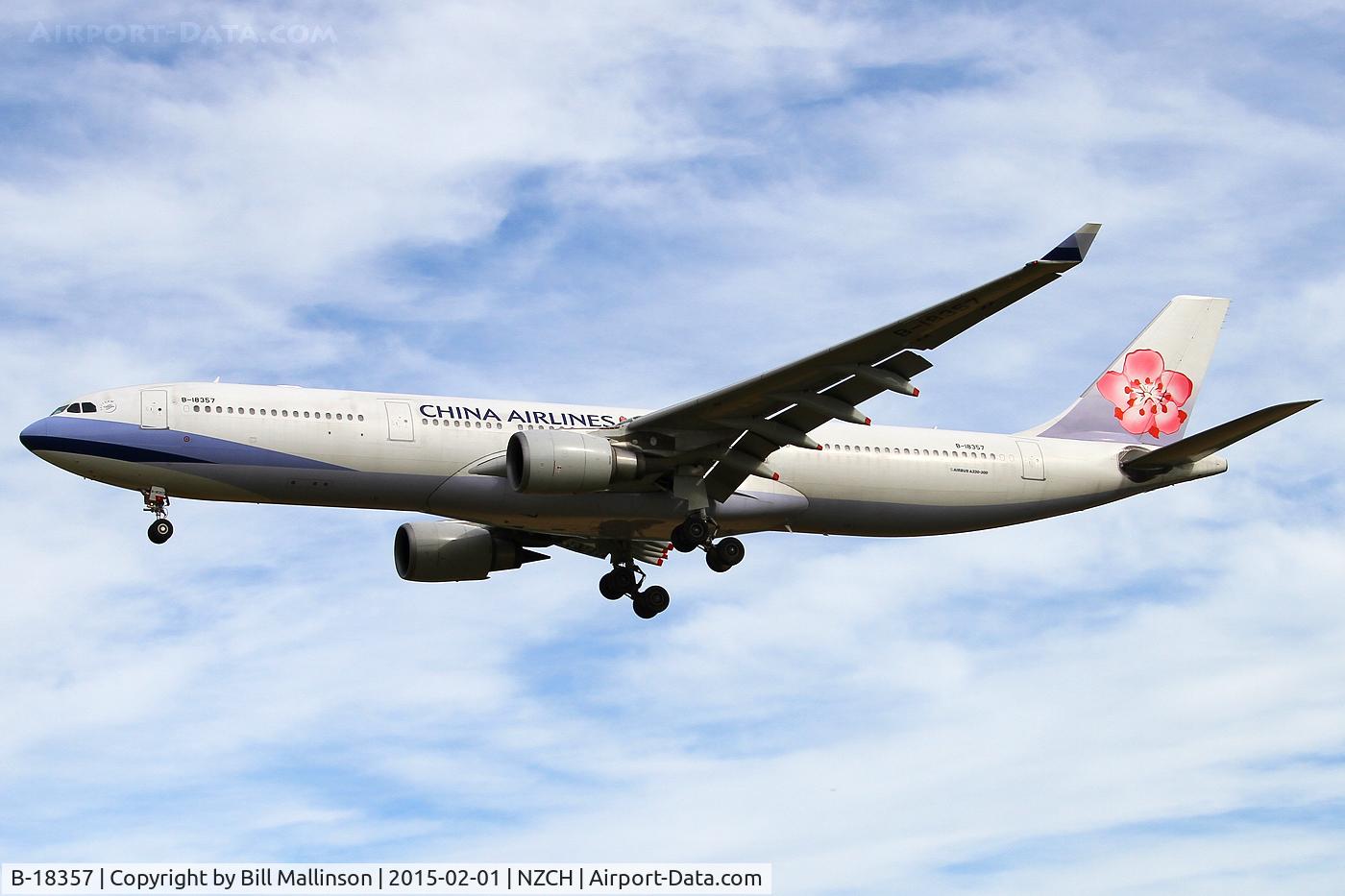 B-18357, 2011 Airbus A330-302 C/N 1278, CI55 on finals to 02