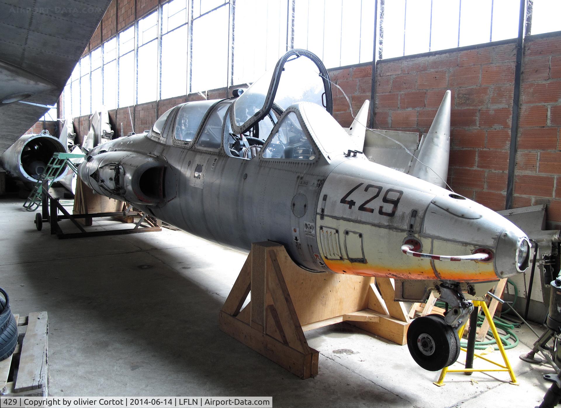429, Fouga CM-170 Magister C/N 429, Saint yan hangar