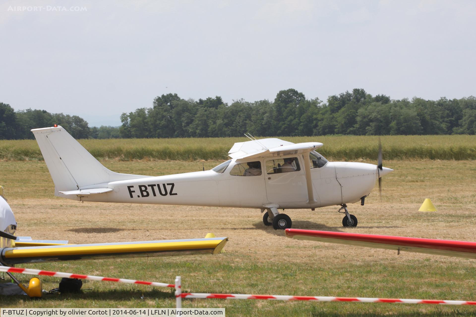 F-BTUZ, Reims F172L Skyhawk C/N 0903, flamboyant Cessna, Saint Yan fly in