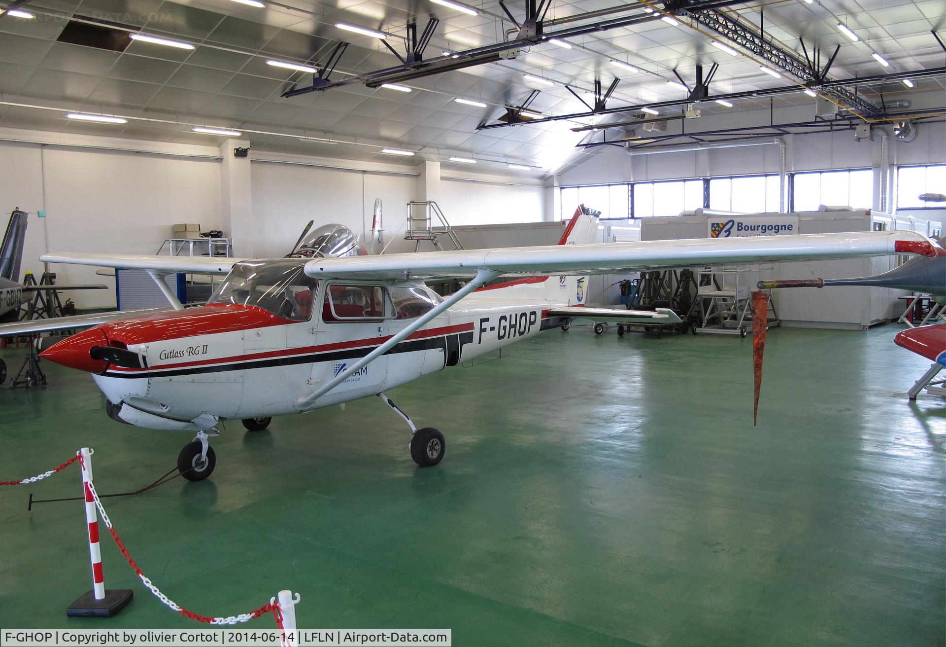 F-GHOP, Cessna 172RG Cutlass RG C/N 172RG-0338, Saint Yan mechanics school