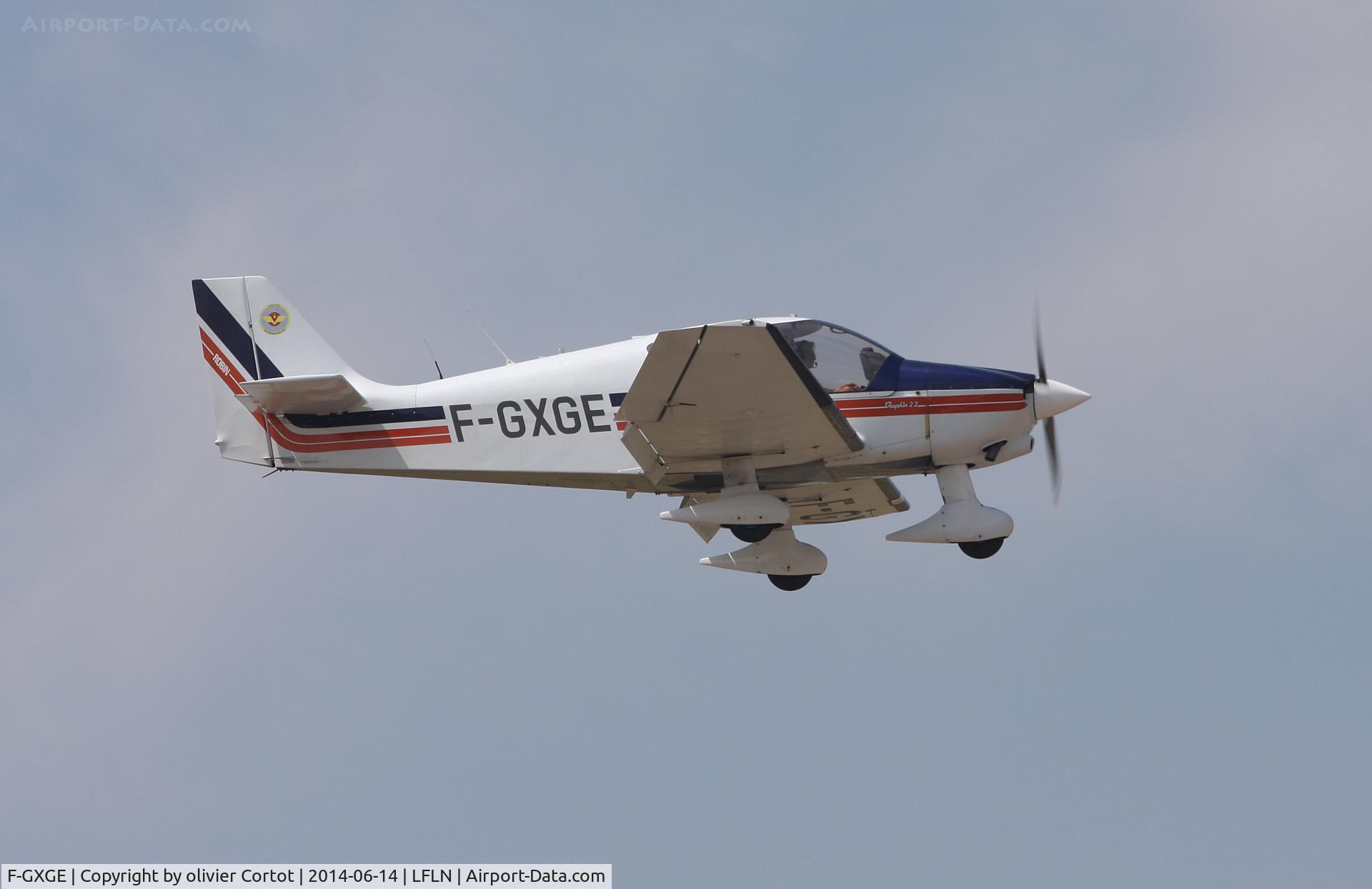 F-GXGE, Robin DR-400-120 Petit Prince C/N 2514, about to land at Saint Yan airport