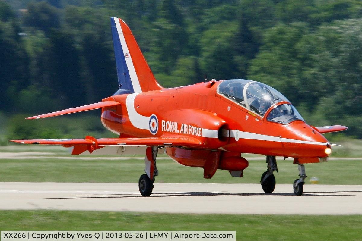 XX266, 1979 Hawker Siddeley Hawk T.1A C/N 102/312102, Royal Air Force Red Arrows Hawker Siddeley Hawk T.1, Take-off Rwy 34, Salon de Provence Air Base 701 (LFMY) Open day 2013