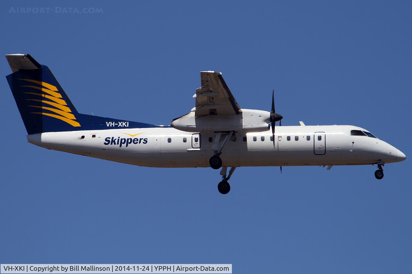VH-XKI, 2002 De Havilland Canada DHC-8-315 Dash 8 C/N 587, finals to 21