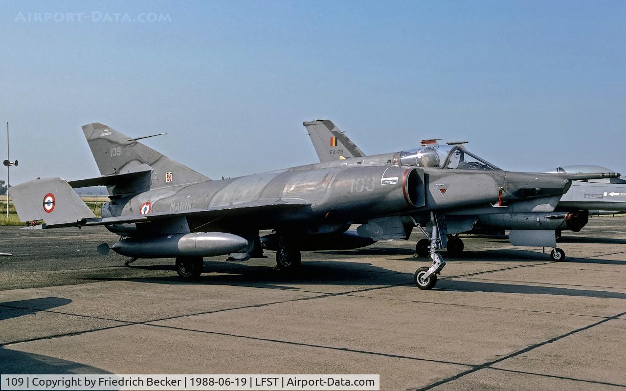 109, Dassault Étendard  4PM C/N 109, static display