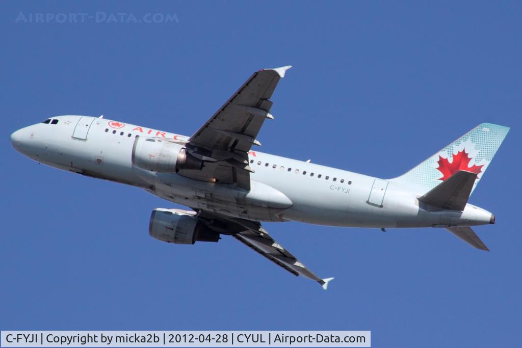 C-FYJI, 1997 Airbus A319-114 C/N 682, Take off
