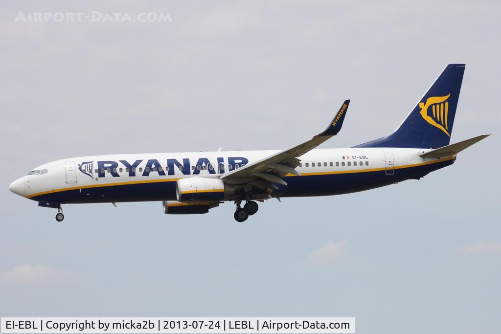 EI-EBL, 2009 Boeing 737-8AS C/N 37529, Landing
