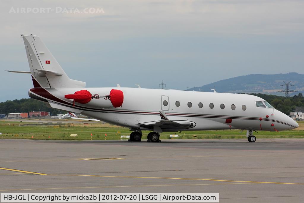 HB-JGL, 2008 Gulfstream Aerospace G200 C/N 193, Parked