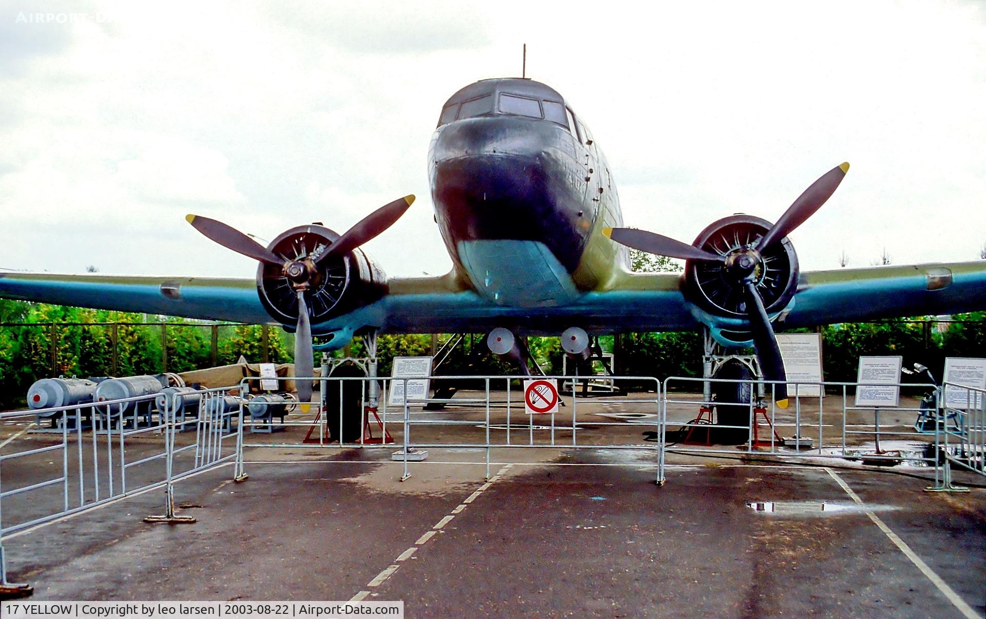 17 YELLOW, Lisunov Li-2T C/N 18438101, Central Museum of the Great Patriotic War
22.8.03