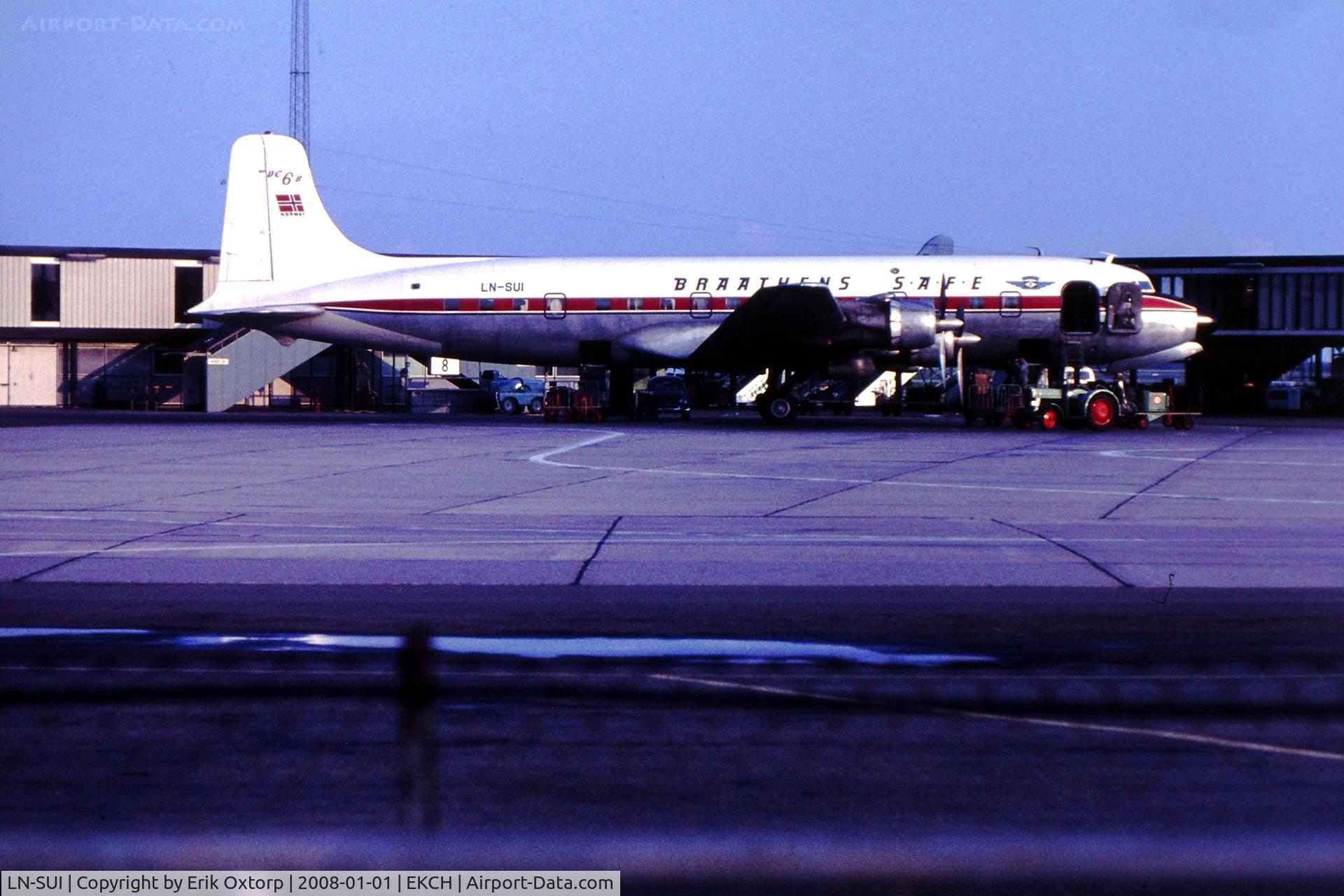 LN-SUI, 1953 Douglas DC-6B C/N 43830, LN-SUI in CPH
