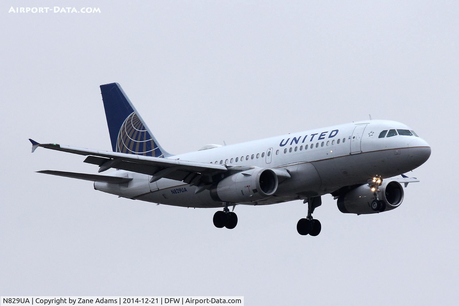 N829UA, 2000 Airbus A319-131 C/N 1211, At DFW Airport
