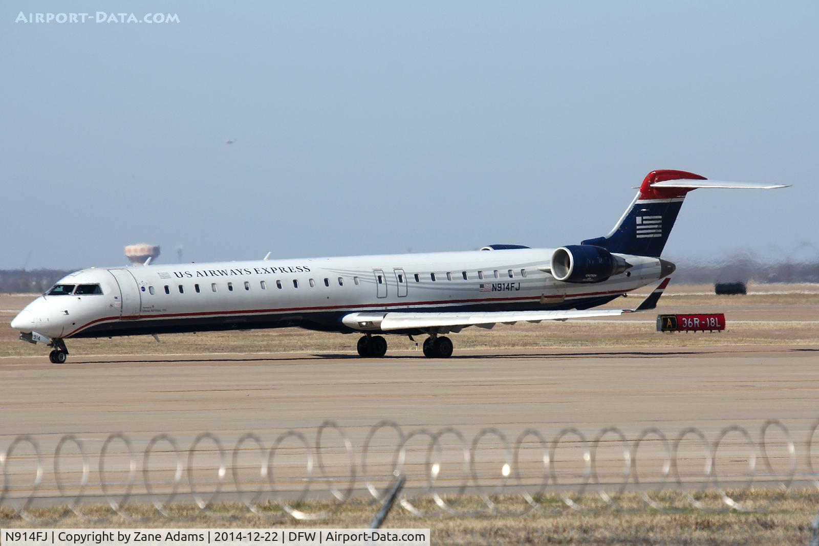 N914FJ, 2004 Bombardier CRJ-900ER (CL-600-2D24) C/N 15014, At DFW Airport
