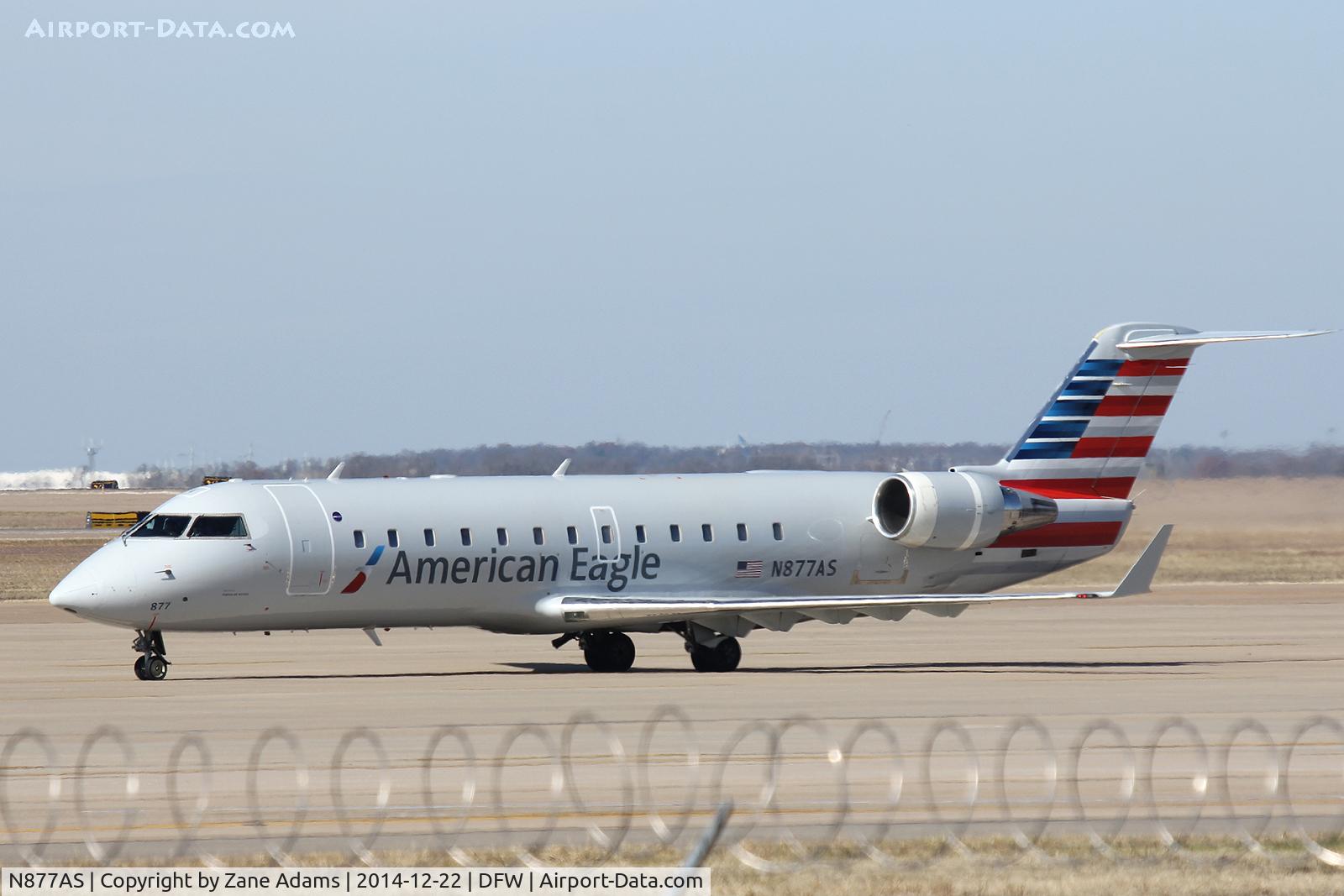 N877AS, 2001 Bombardier CRJ-200ER (CL-600-2B19) C/N 7579, At DFW Airport