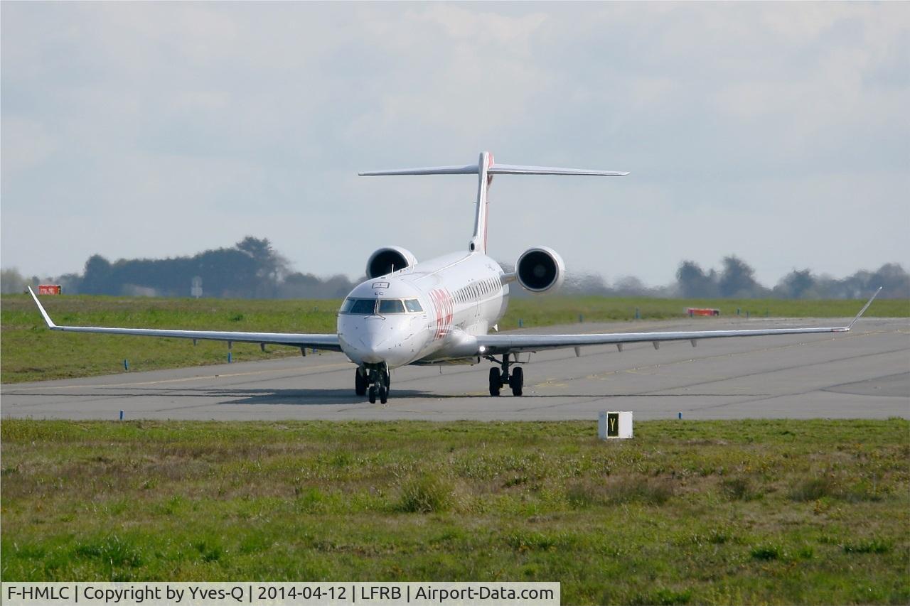 F-HMLC, 2010 Bombardier CRJ-1000EL NG (CL-600-2E25) C/N 19006, Bombardier CRJ-1000, Taxiing to boarding area, Brest-Bretagne Airport (LFRB-BES)