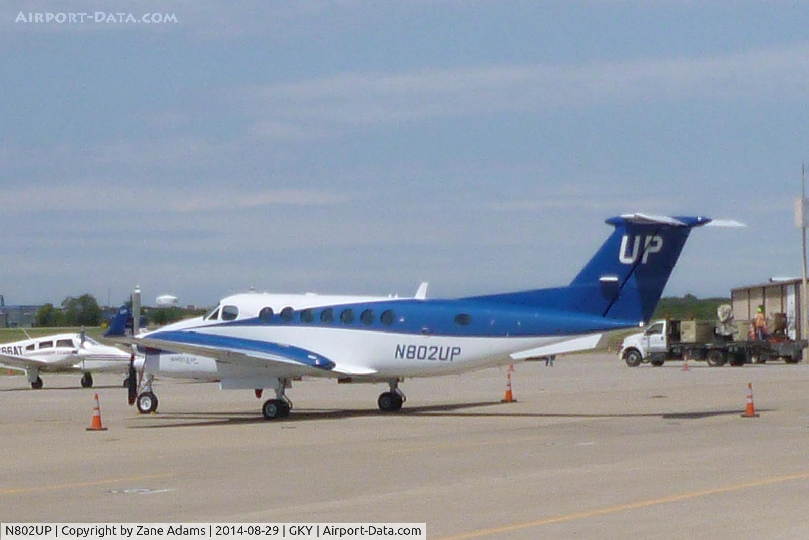 N802UP, 2013 Beechcraft B300 Super King Air C/N FL-885, At Arlington Municipal Airport