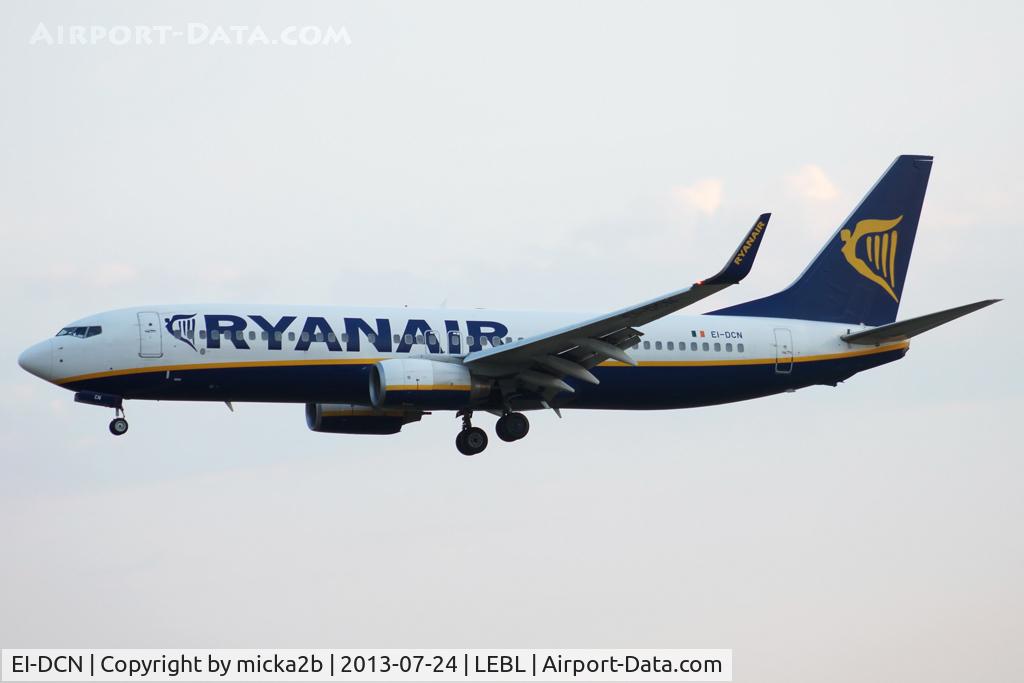 EI-DCN, 2004 Boeing 737-8AS C/N 33808, Landing