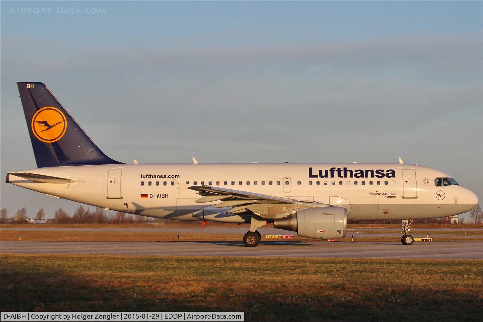 D-AIBH, 2012 Airbus A319-112 C/N 5239, On taxi in beautiful noon light.....