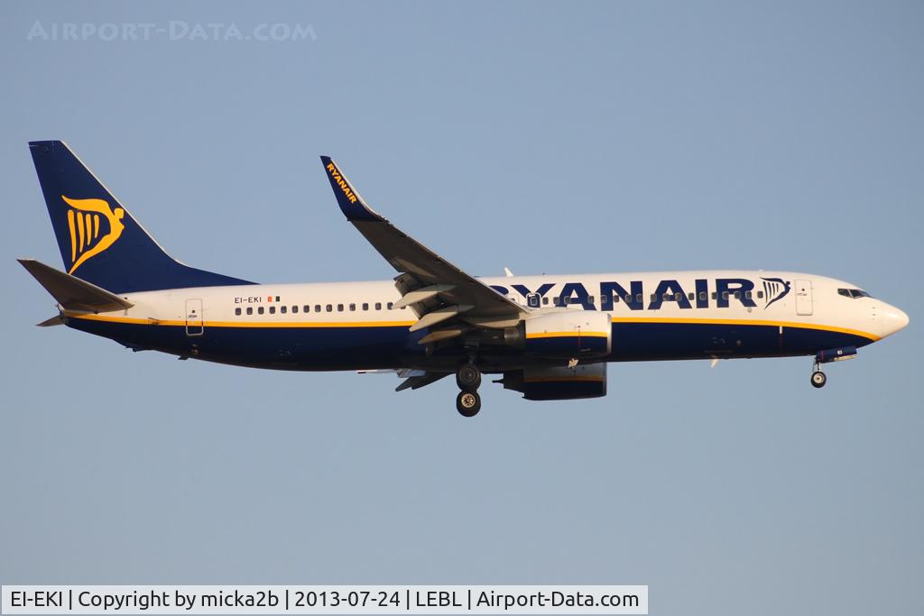 EI-EKI, 2010 Boeing 737-8AS C/N 38496, Landing