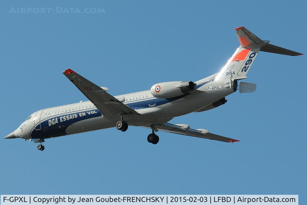 F-GPXL, 1990 Fokker 100 (F-28-0100) C/N 11290, Ministère de la Défense, CEV 4423 landing runway 23
