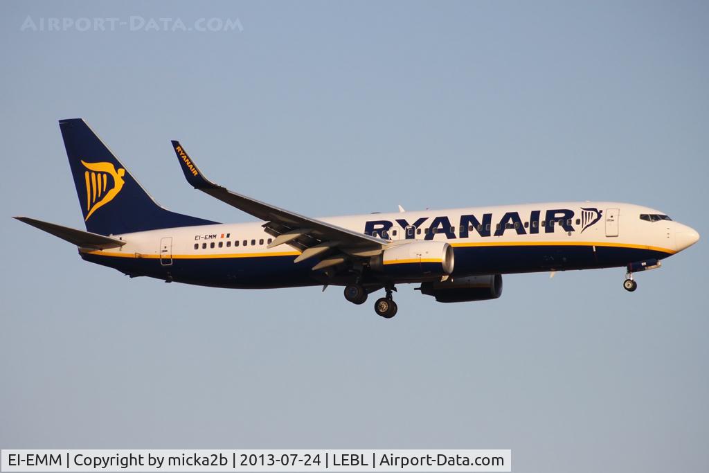 EI-EMM, 2010 Boeing 737-8AS C/N 38514, Landing