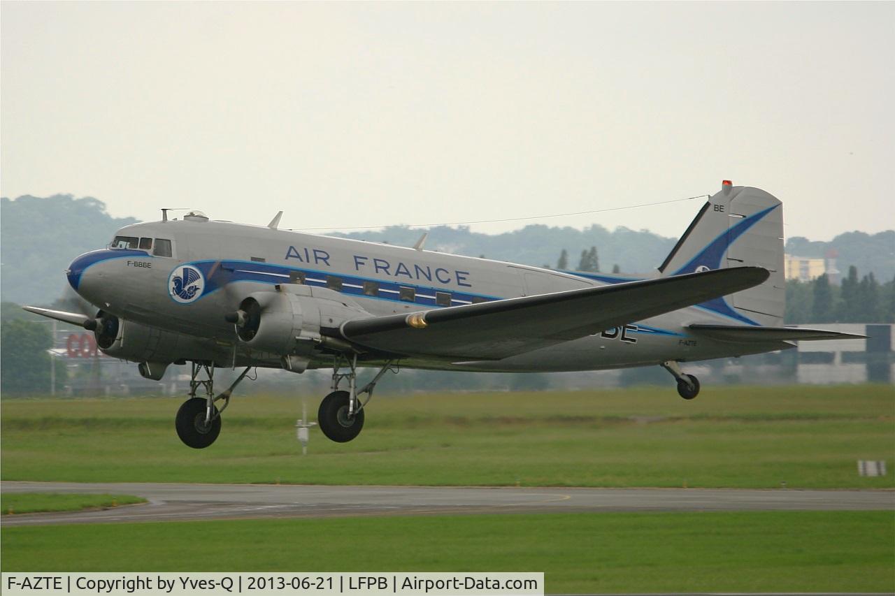 F-AZTE, 1943 Douglas C-47A-1-DL  Skytrain C/N 9172, Douglas C-47A Skytrain, Take off Rwy 21, Paris-Le Bourget Air Show 2013