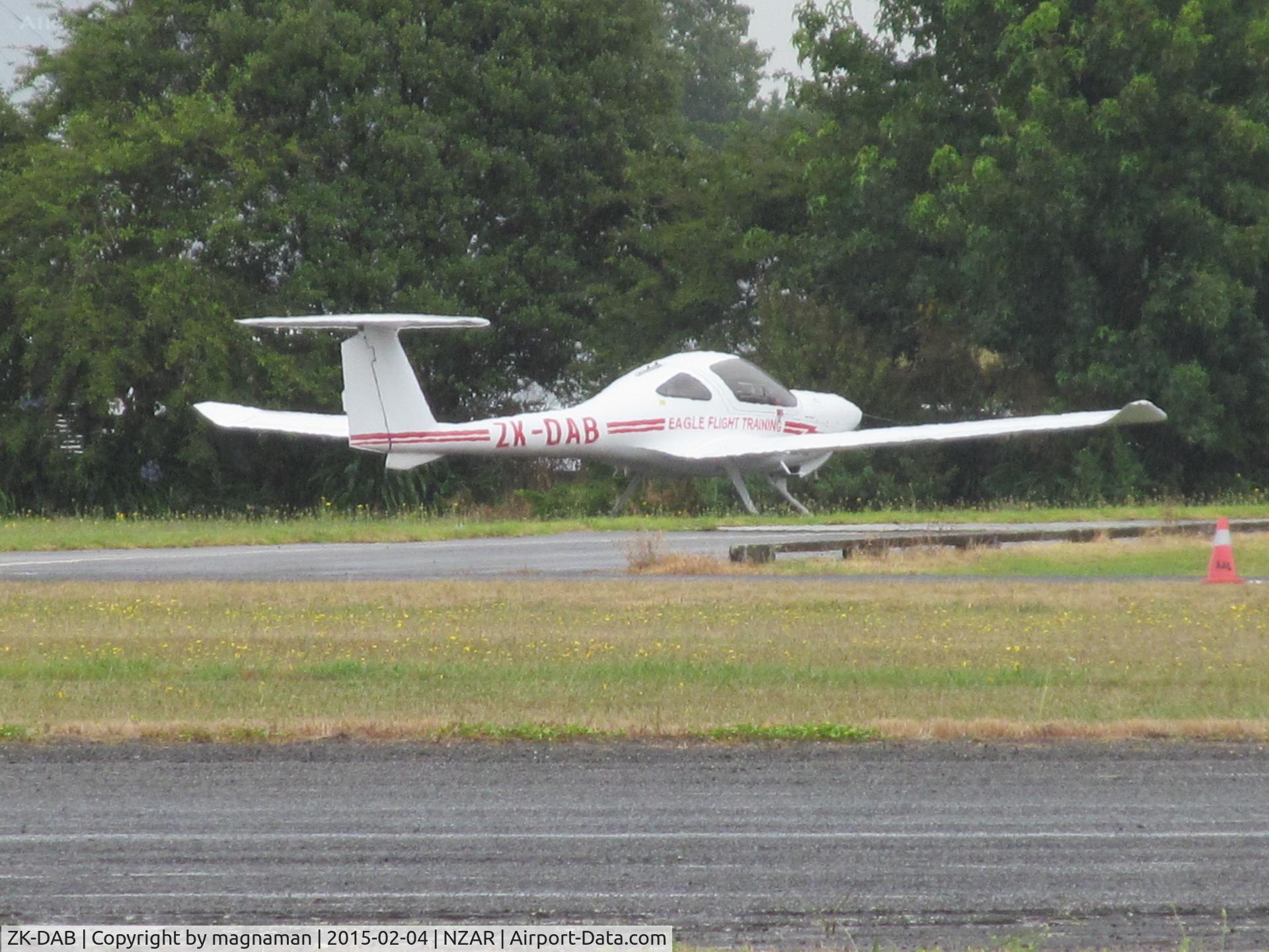 ZK-DAB, Diamond DA-20-C1 Eclipse C/N C0628, at home base in the rain