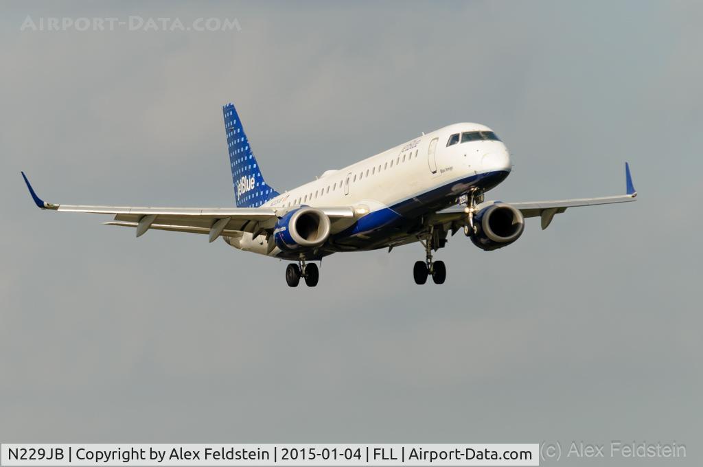 N229JB, 2006 Embraer 190AR (ERJ-190-100IGW) C/N 19000032, Ft. Lauderdale