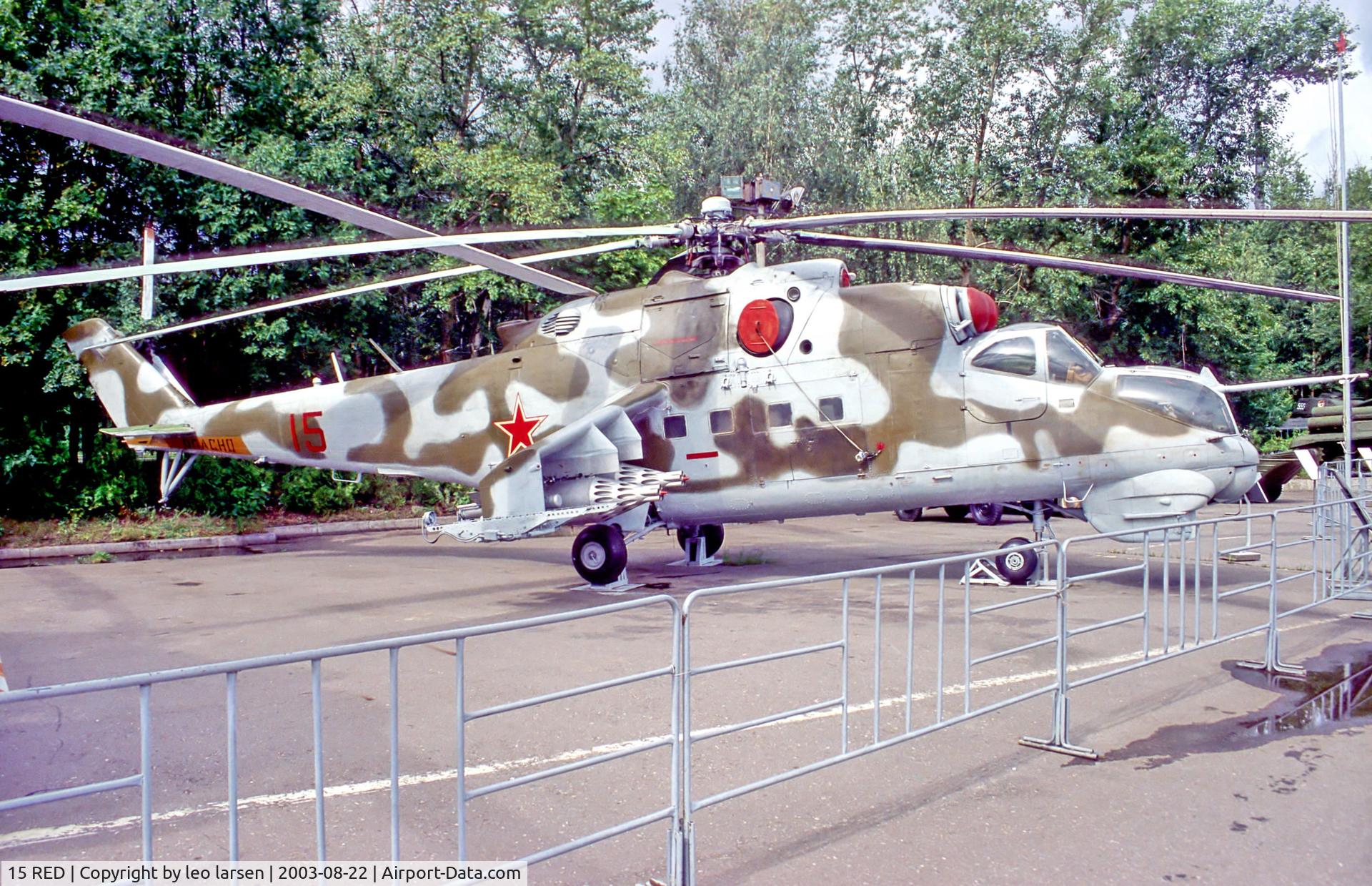 15 RED, Mil Mi-24P C/N 04274, Central Museum of the great patriotic war.Moscow
22.8.03