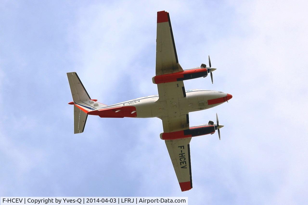 F-HCEV, 2009 Hawker Beechcraft B200GT King Air C/N BY-91, Hawker Beechcraft B200GT King Air, ILS calibration test, Landivisiau Naval Air Base (LFRJ)