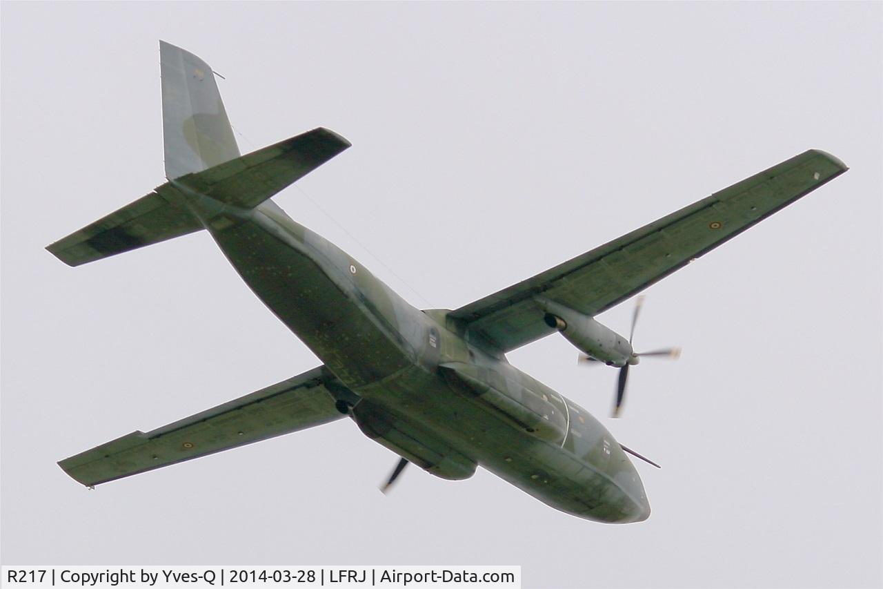 R217, Transall C-160R C/N 220, Transall C-160R, Take off Rwy 26, Landivisiau Naval Air Base (LFRJ)