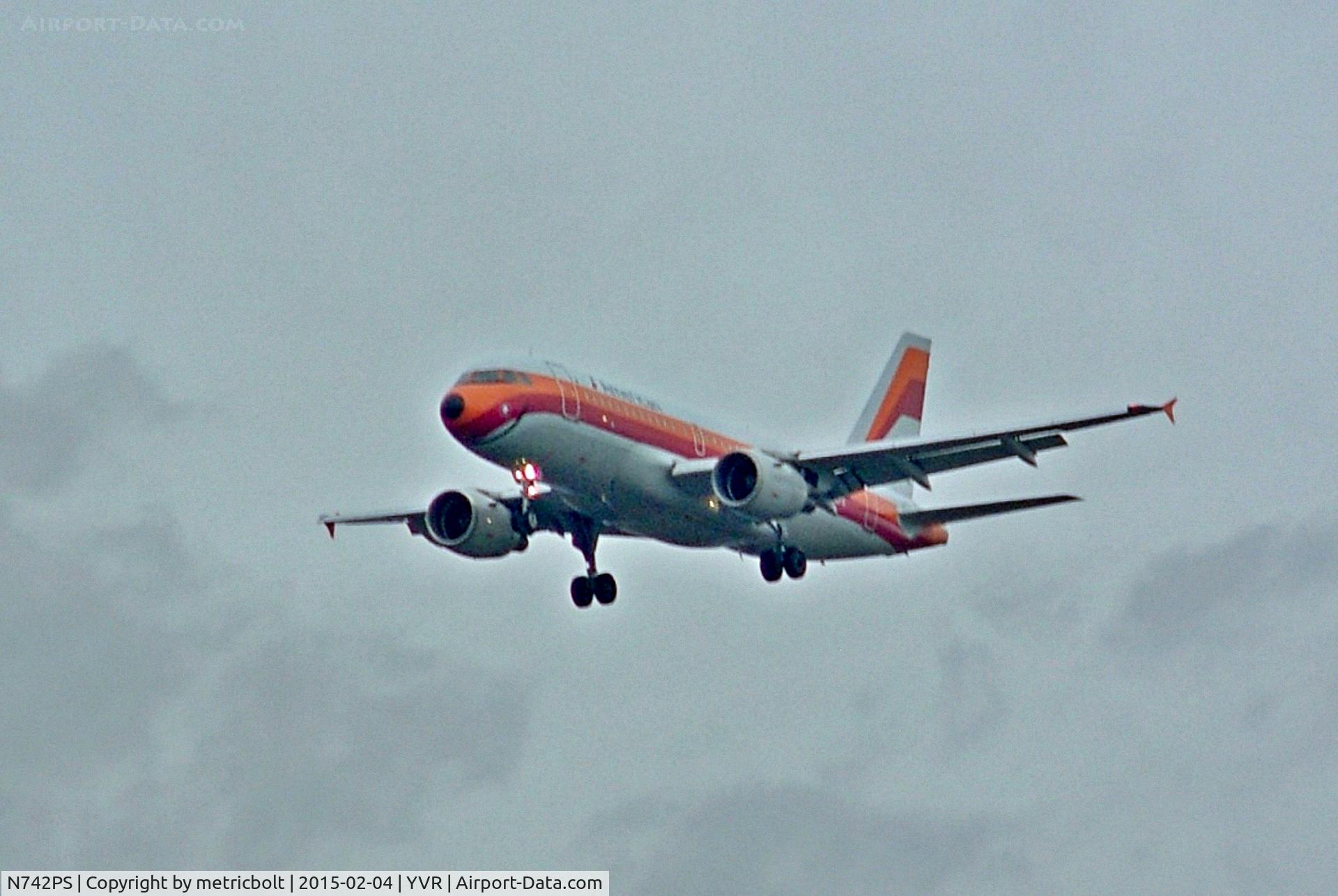 N742PS, 2000 Airbus A319-112 C/N 1275, Arrival from Phoenix