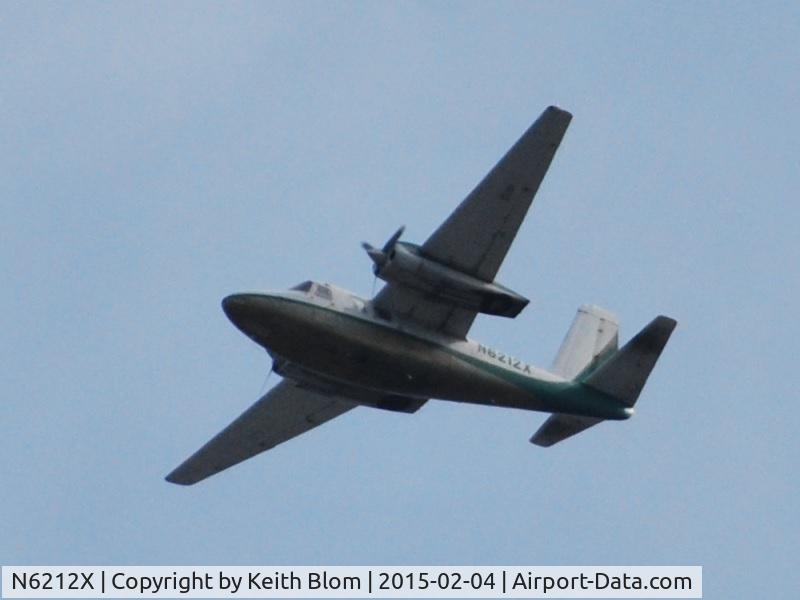 N6212X, 1963 Aero Commander 500B Commander Commander C/N 500B-1102-63, Caught with my 300mm lens.