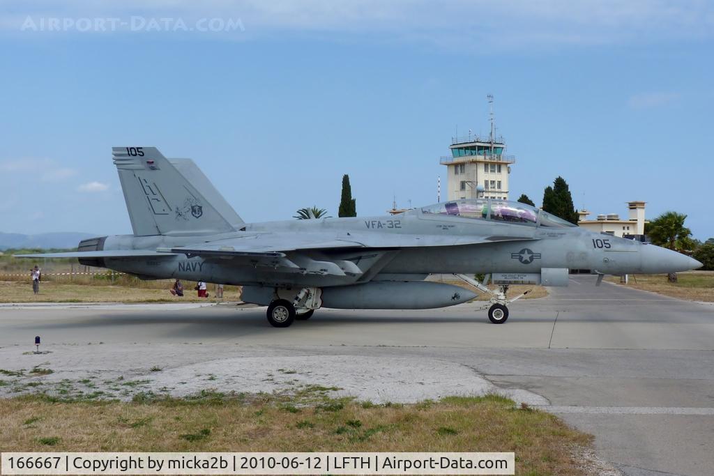 166667, Boeing F/A-18F Super Hornet C/N F145, Taxiing
