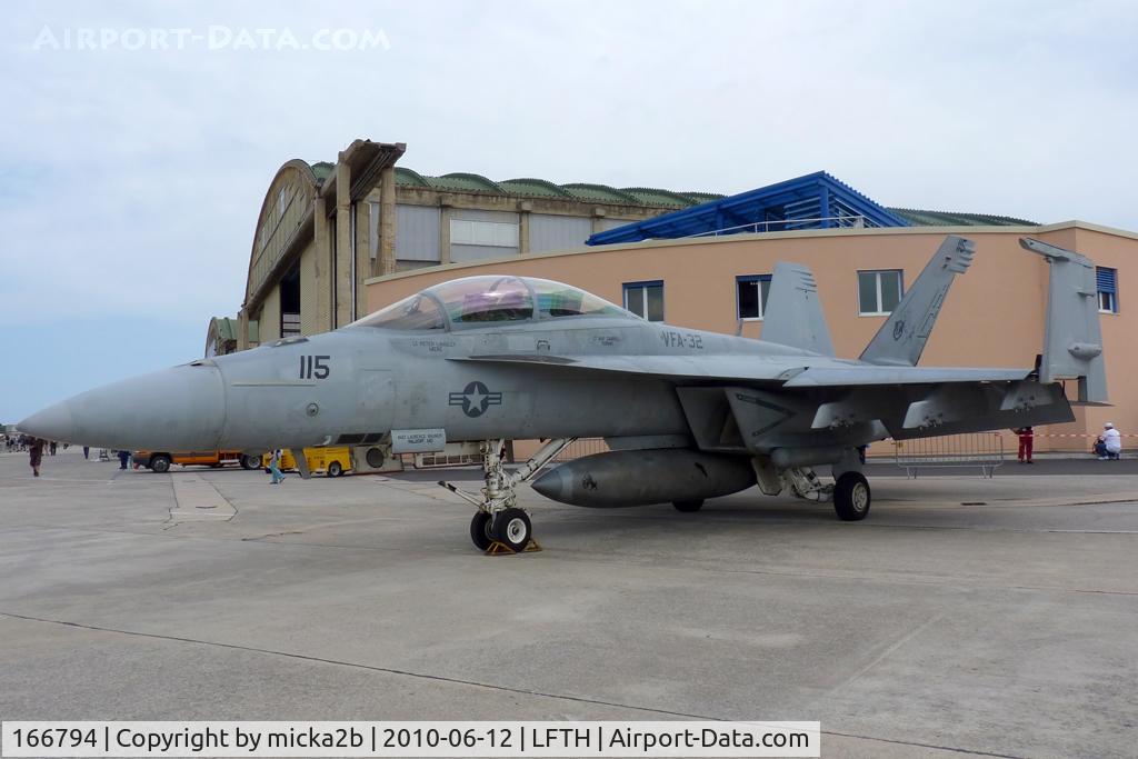 166794, Boeing F/A-18F Super Hornet C/N F167, Parked