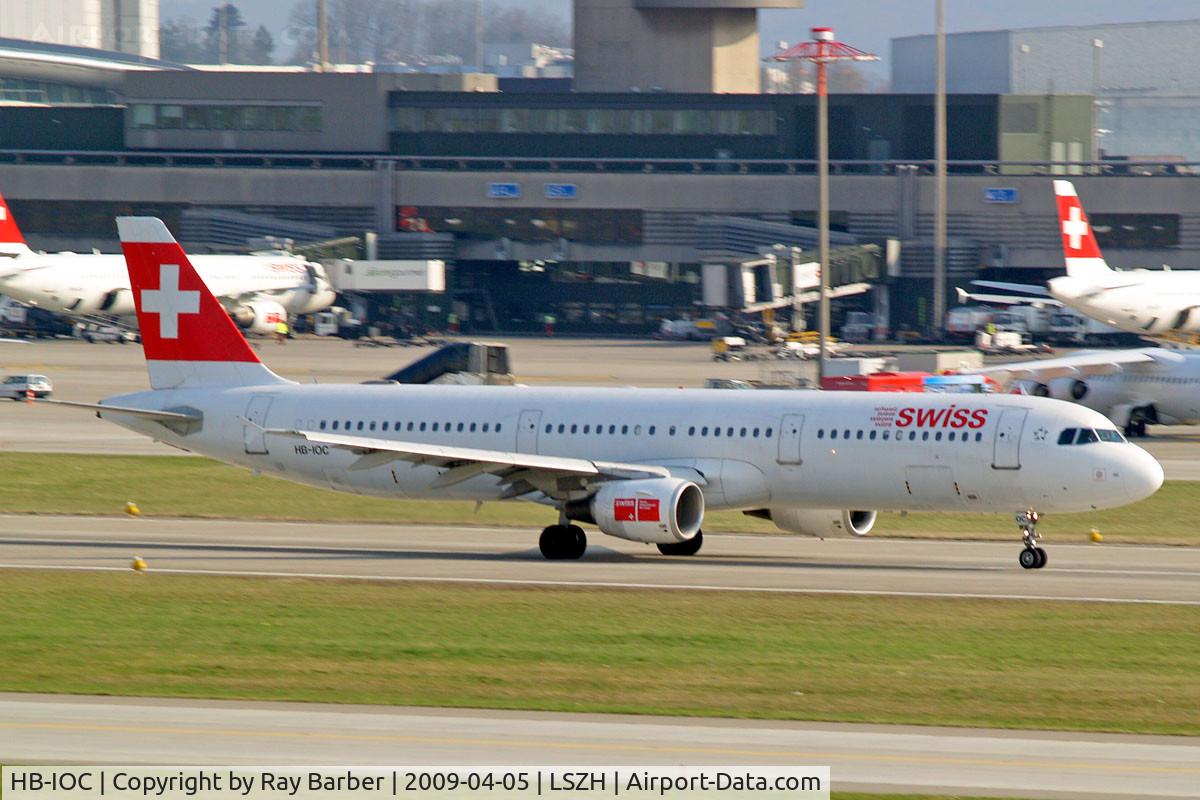 HB-IOC, 1995 Airbus A321-111 C/N 520, Airbus A321-111 [0520] (Swiss International Air Lines) Zurich~HB 05/04/2009