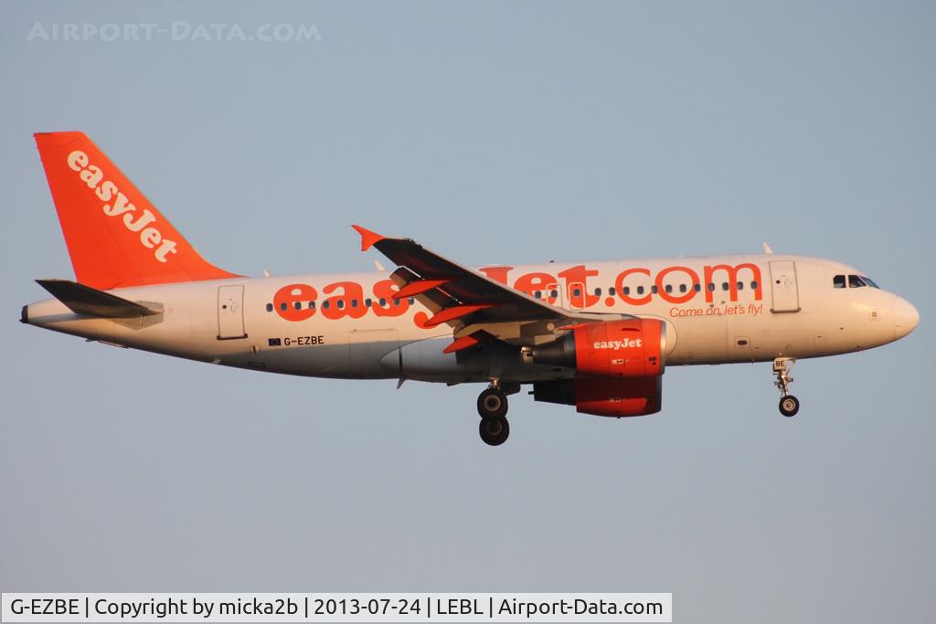 G-EZBE, 2006 Airbus A319-111 C/N 2884, Landing