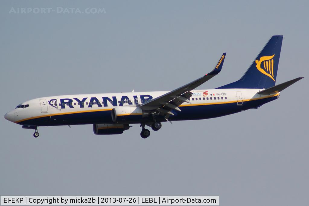 EI-EKP, 2010 Boeing 737-8AS C/N 35028, Landing