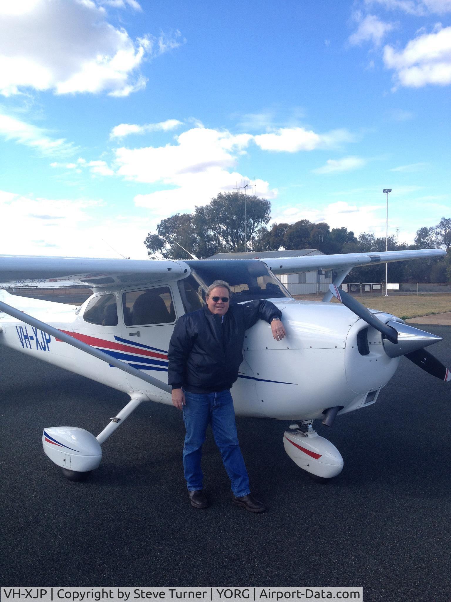 VH-XJP, 2001 Cessna 172SP C/N 172S9012, VH-XJP on the ground at Condobolin Airport