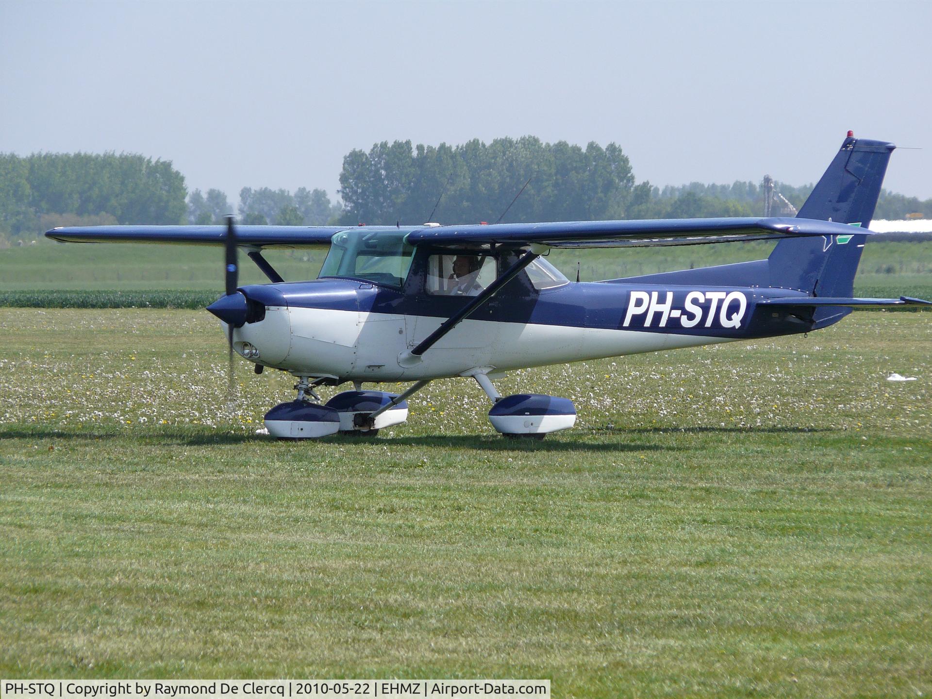 PH-STQ, 1978 Reims F152 C/N 15201468, Opendoor Midden-Zeeland Airport.