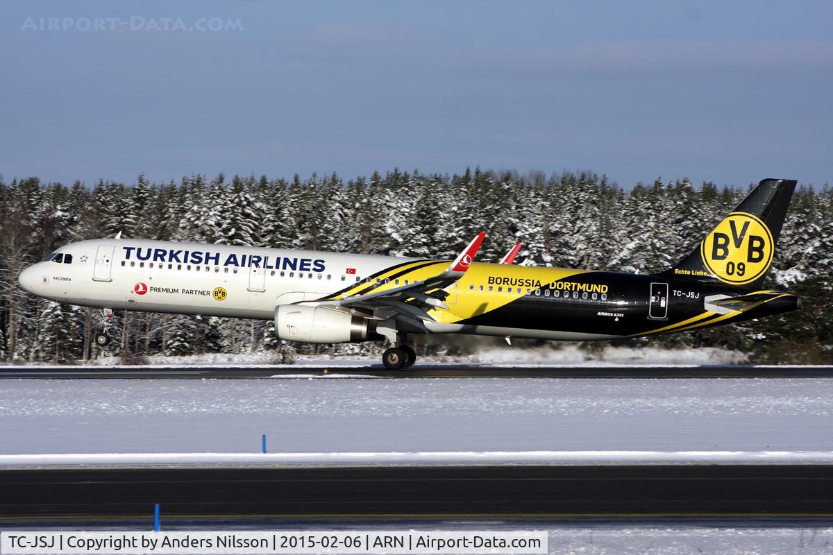 TC-JSJ, 2013 Airbus A321-231 C/N 5633, Landing runway 26.