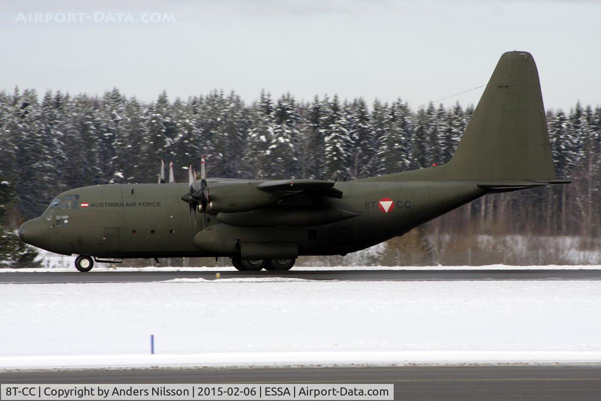 8T-CC, 1967 Lockheed C-130K Hercules C.1 C/N 382-4257, Landing runway 26.