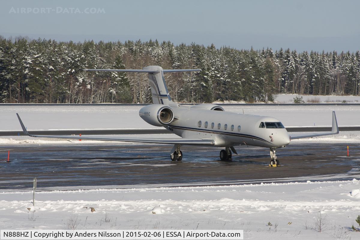 N888HZ, 2008 Gulfstream Aerospace GV-SP (G550) C/N 5197, Parked at ramp K.