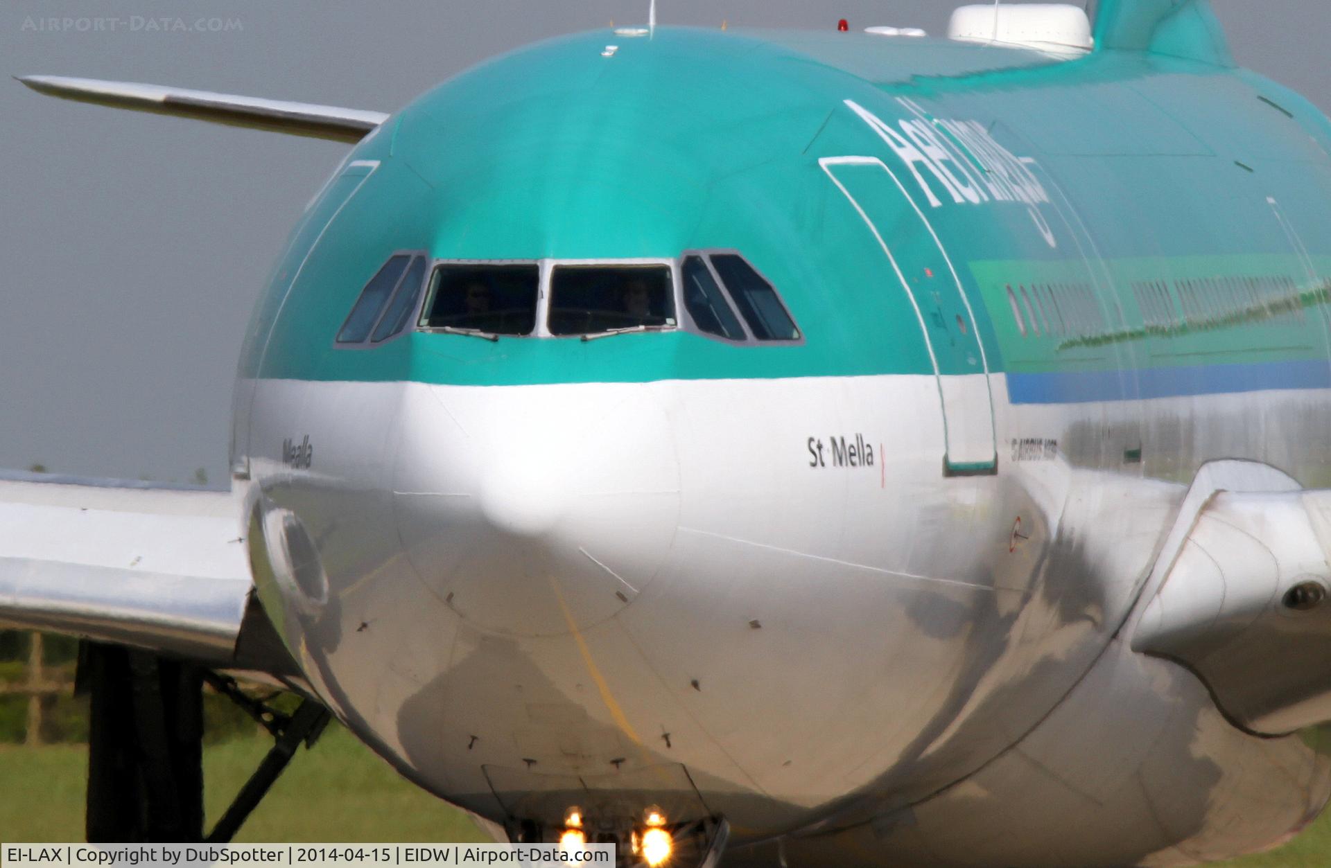 EI-LAX, 1999 Airbus A330-202 C/N 269, A head on shot of AerLingus A332 EI-LAX St. Mella. Lining up for departure on R10 at EIDW