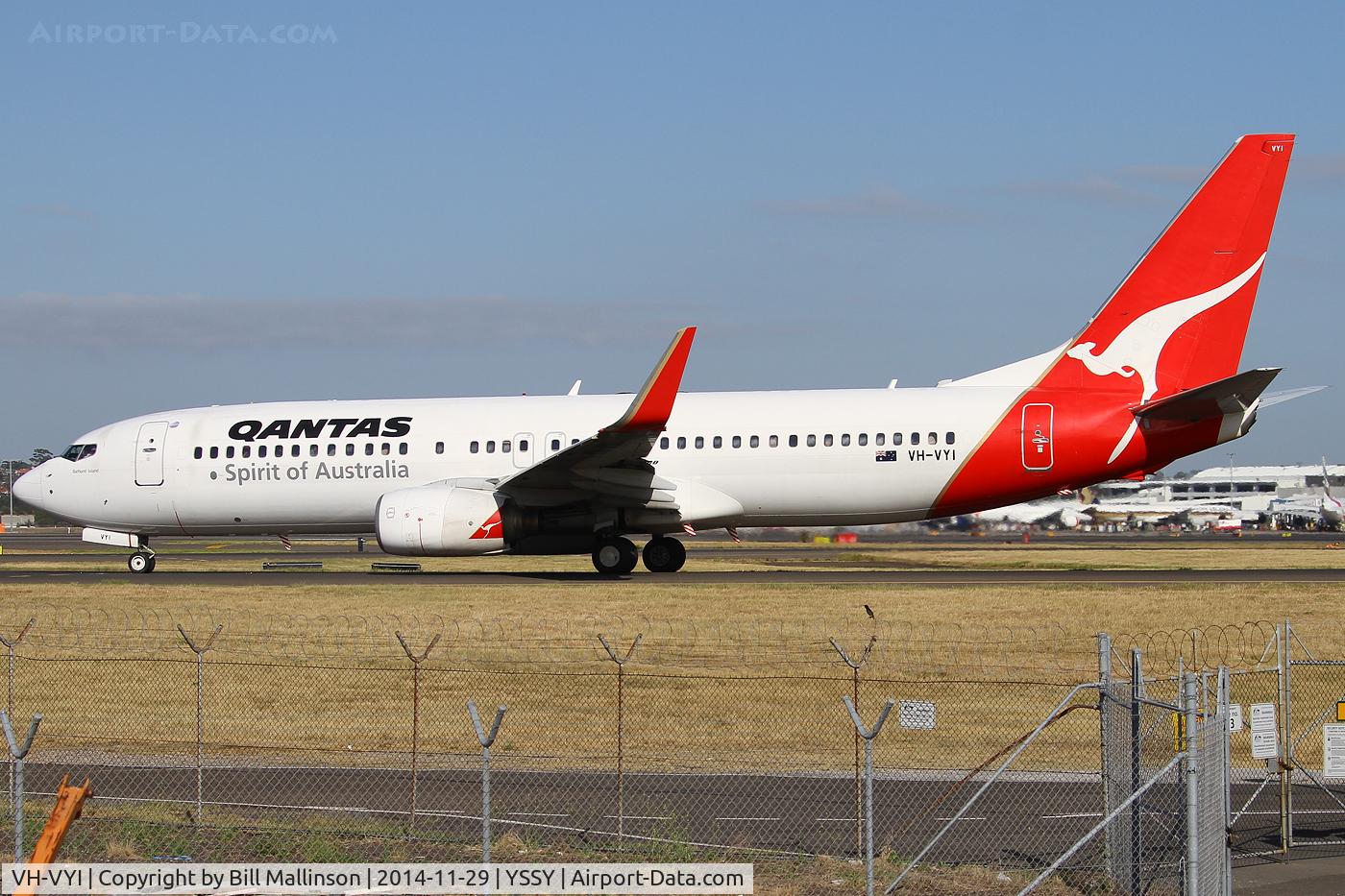 VH-VYI, 2005 Boeing 737-838 C/N 34181, taxiing to 34R