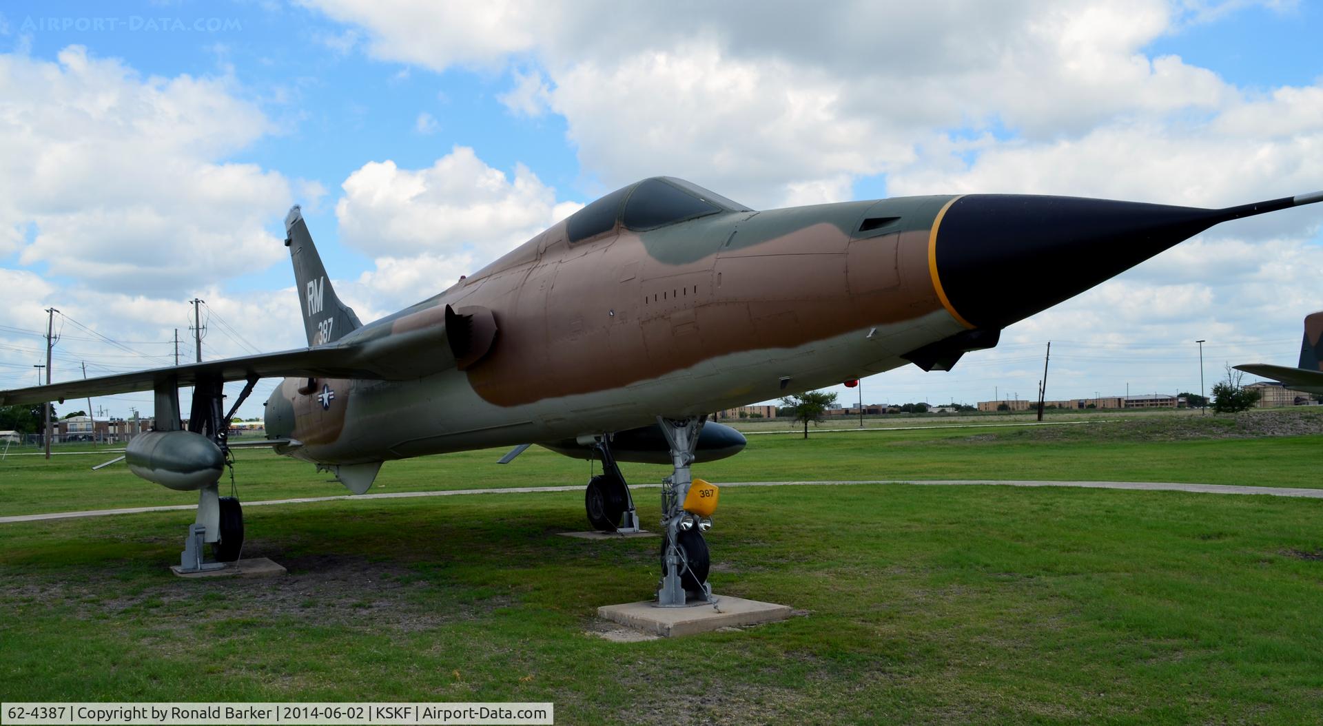 62-4387, 1962 Republic F-105D Thunderchief C/N D586, LMTC, TX