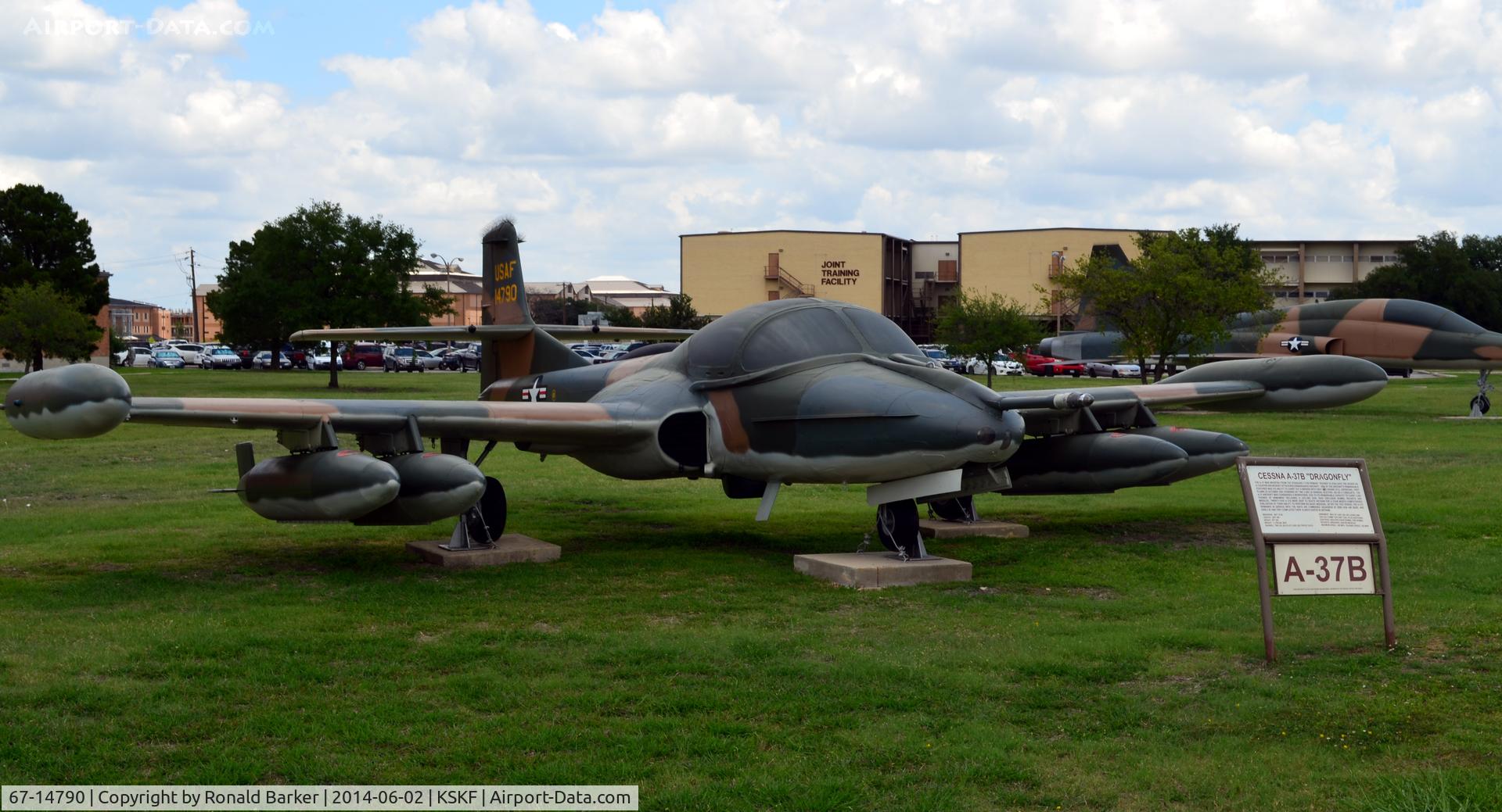 67-14790, 1967 Cessna A-37B Dragonfly C/N 43015, LMTC, TX