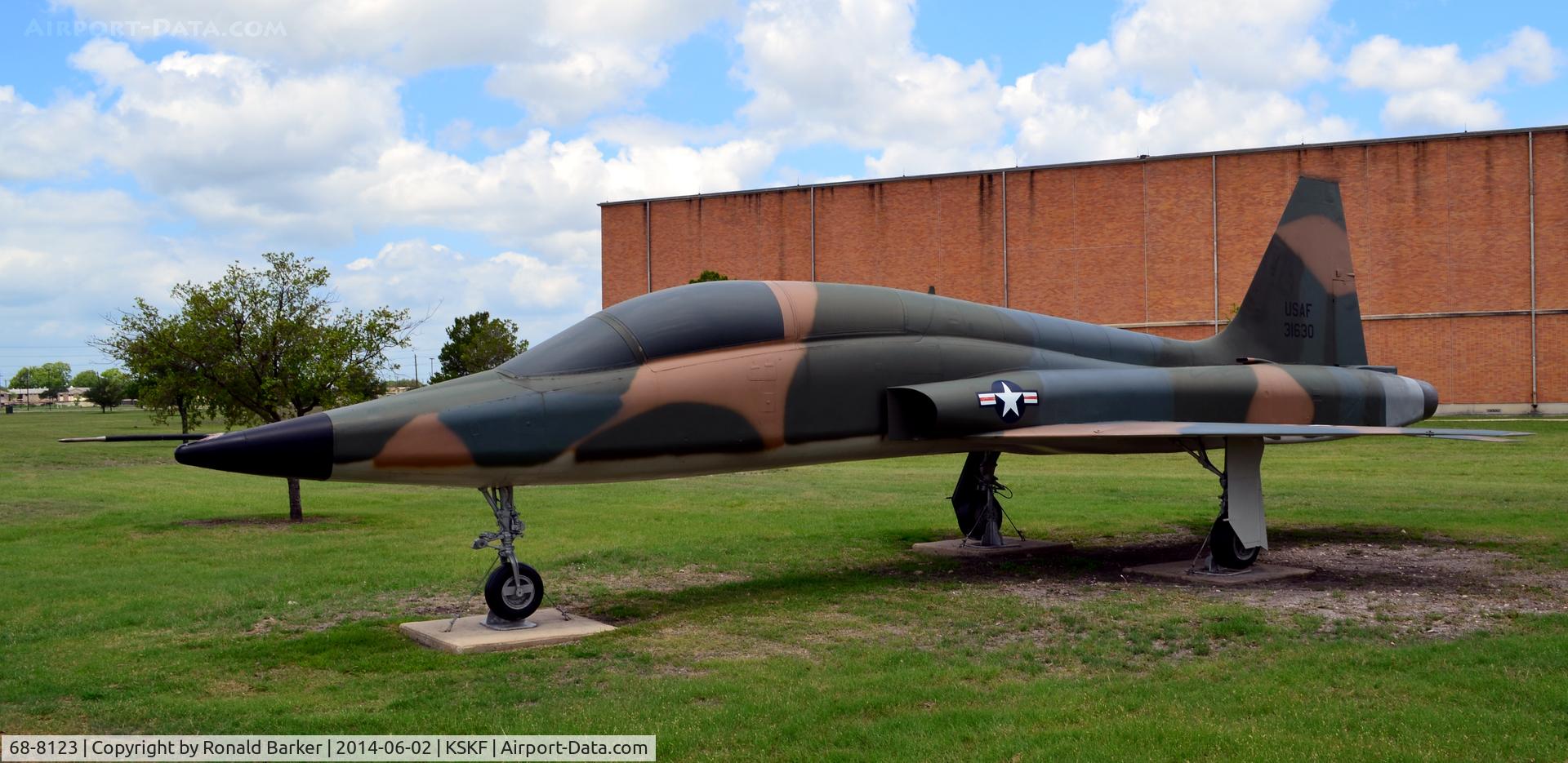 68-8123, 1968 Northrop T-38A Talon C/N T.6128, T-38A displayed as an F-5, LMTC