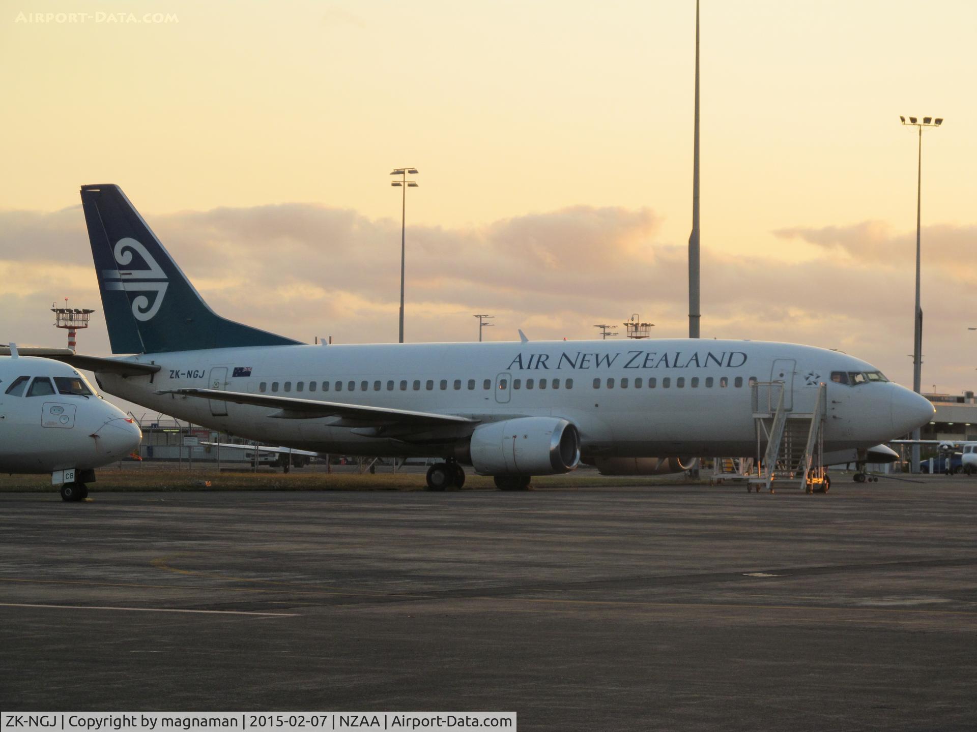 ZK-NGJ, 1999 Boeing 737-319 C/N 25609, how many more sunsets will this a/c see here in NZ?